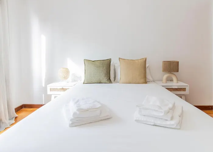 Charmy Rodrigues Lobo *