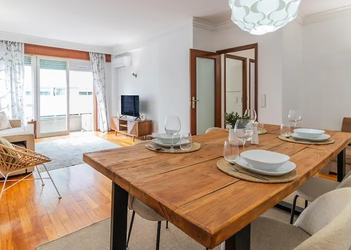 Charmy Rodrigues Lobo *