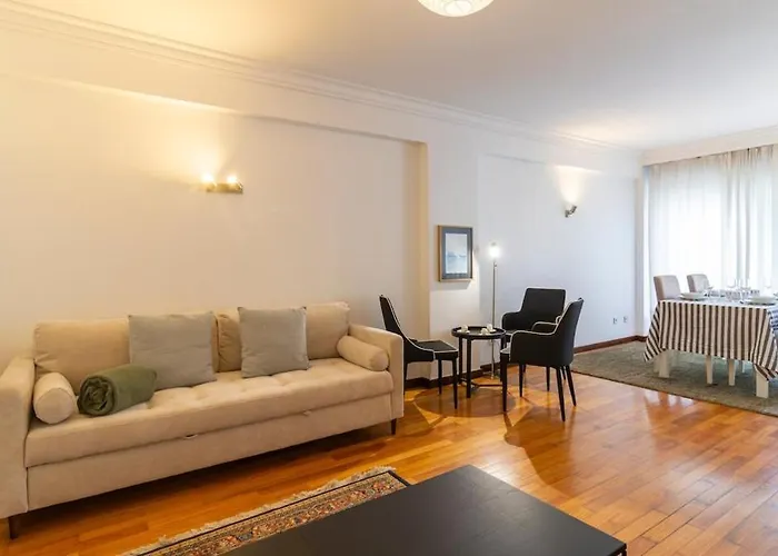 Charmy Rodrigues Lobo *