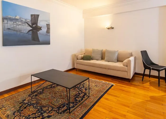 Charmy Rodrigues Lobo * بورتو