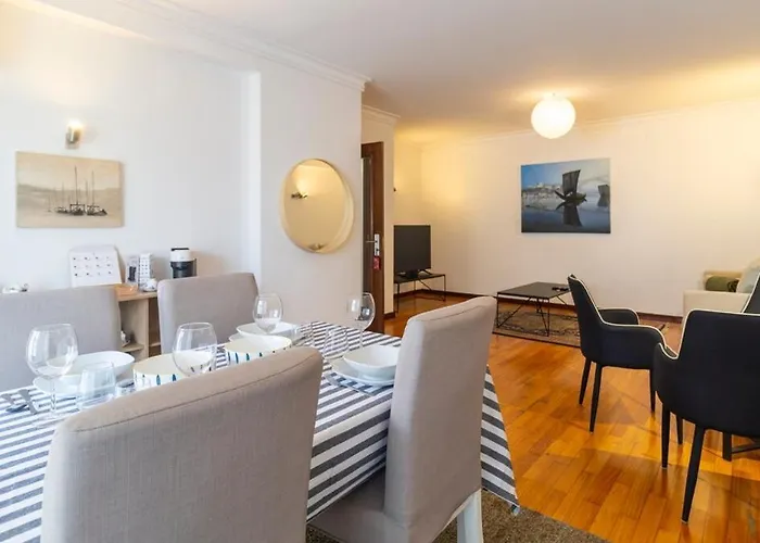 Charmy Rodrigues Lobo