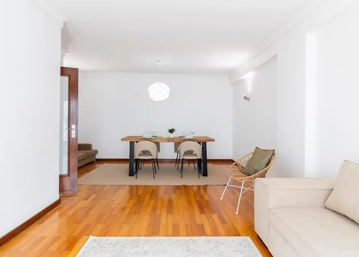 Charmy Rodrigues Lobo *